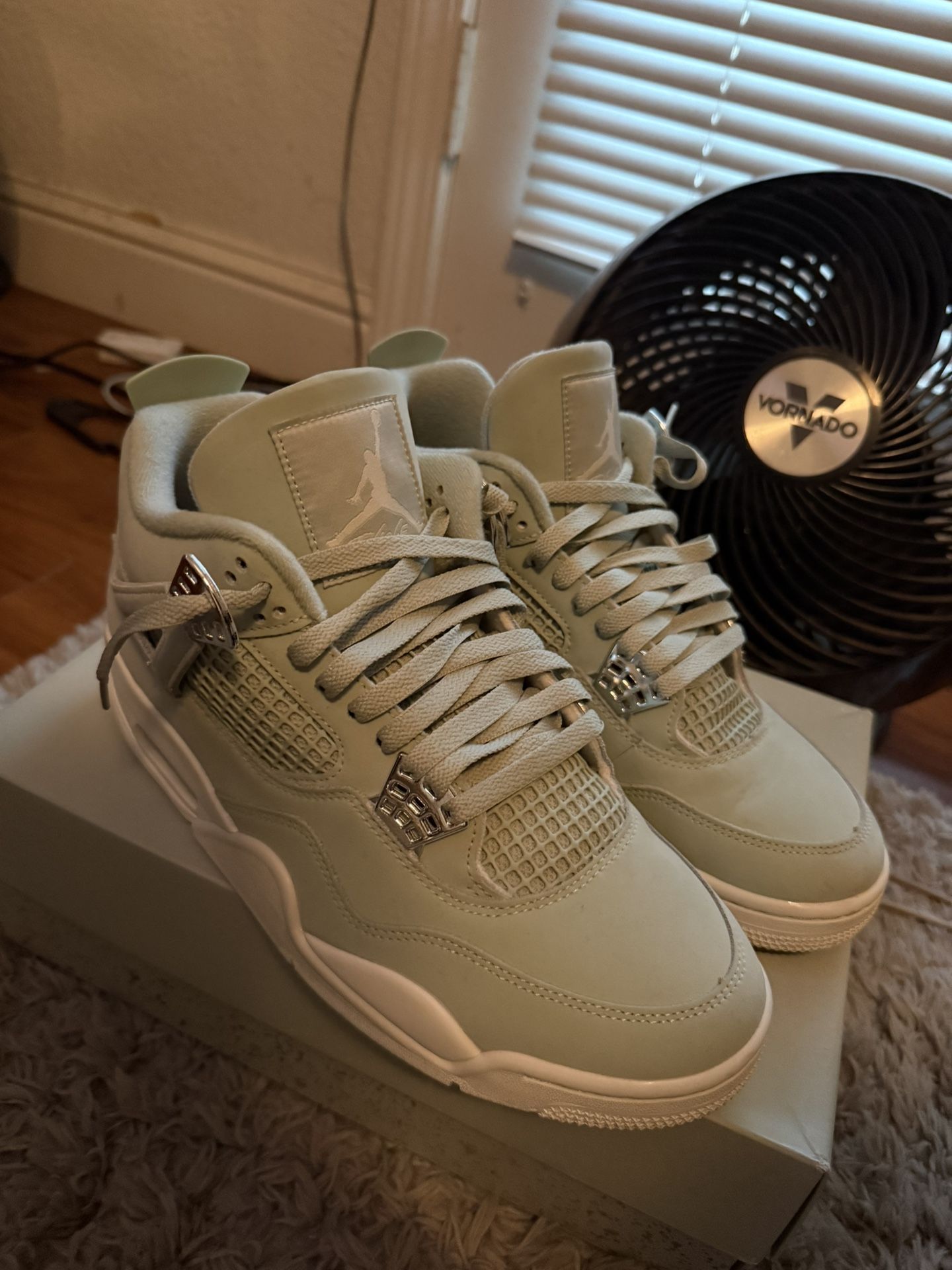 Jordan 4