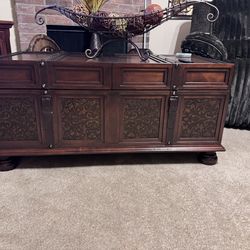 Coffee table with storage area