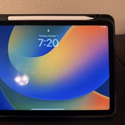 iPad Air 5 (256GB WiFi) + Apple Pencil 2 + Case - Excellent Condition