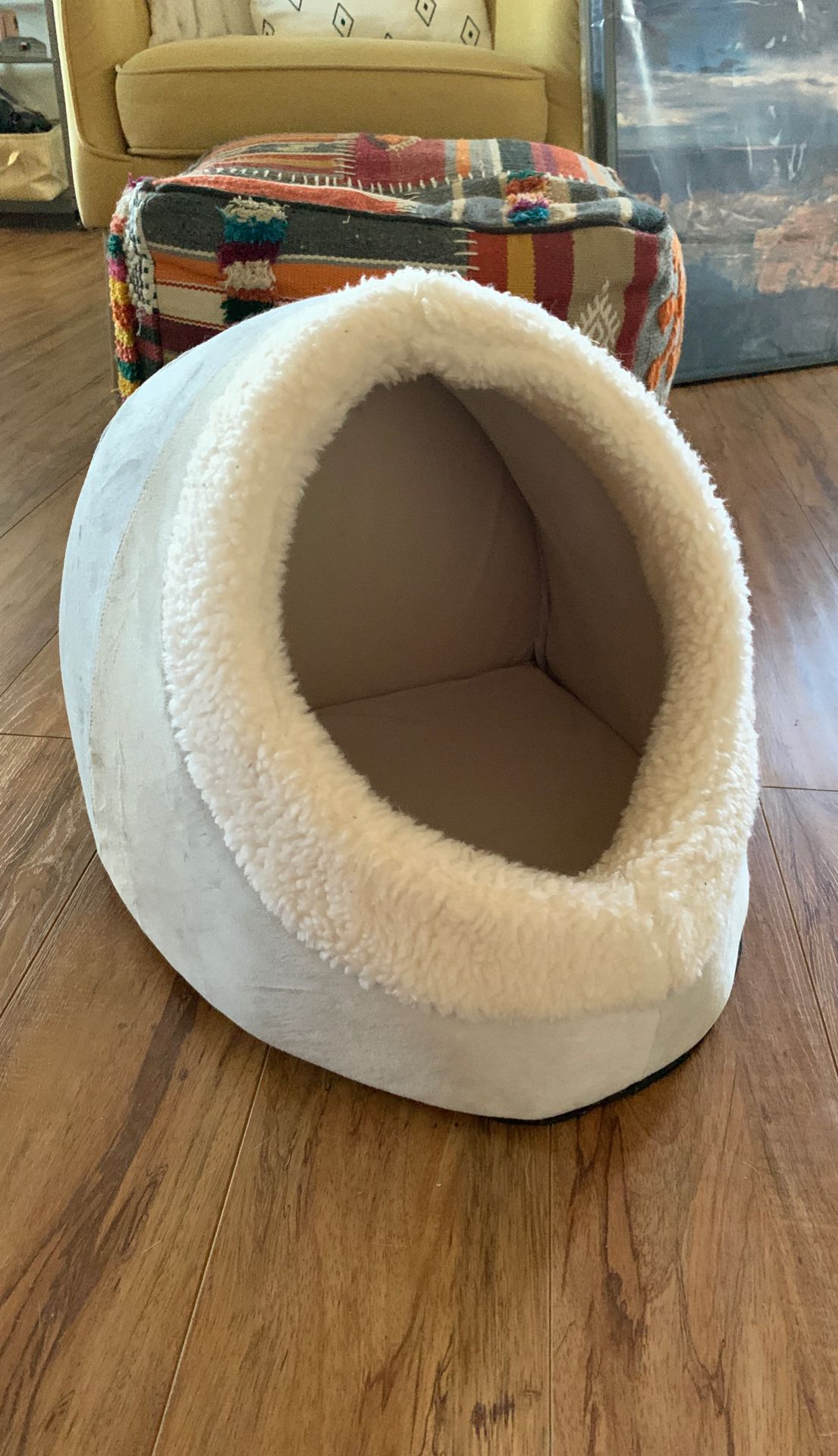 Enclosed Cat Bed