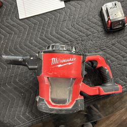 Milwaukee M18 Compact Vacuum - Tool Only