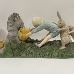 Classic Winnie the Pooh Figurine Christopher Robin Rabbits Charpente Book Ends -