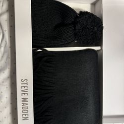 Black Steve Madden Hat & Scarf