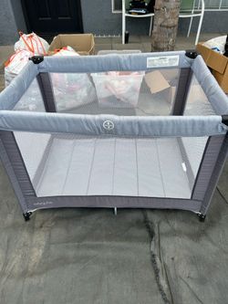 Baby playpen