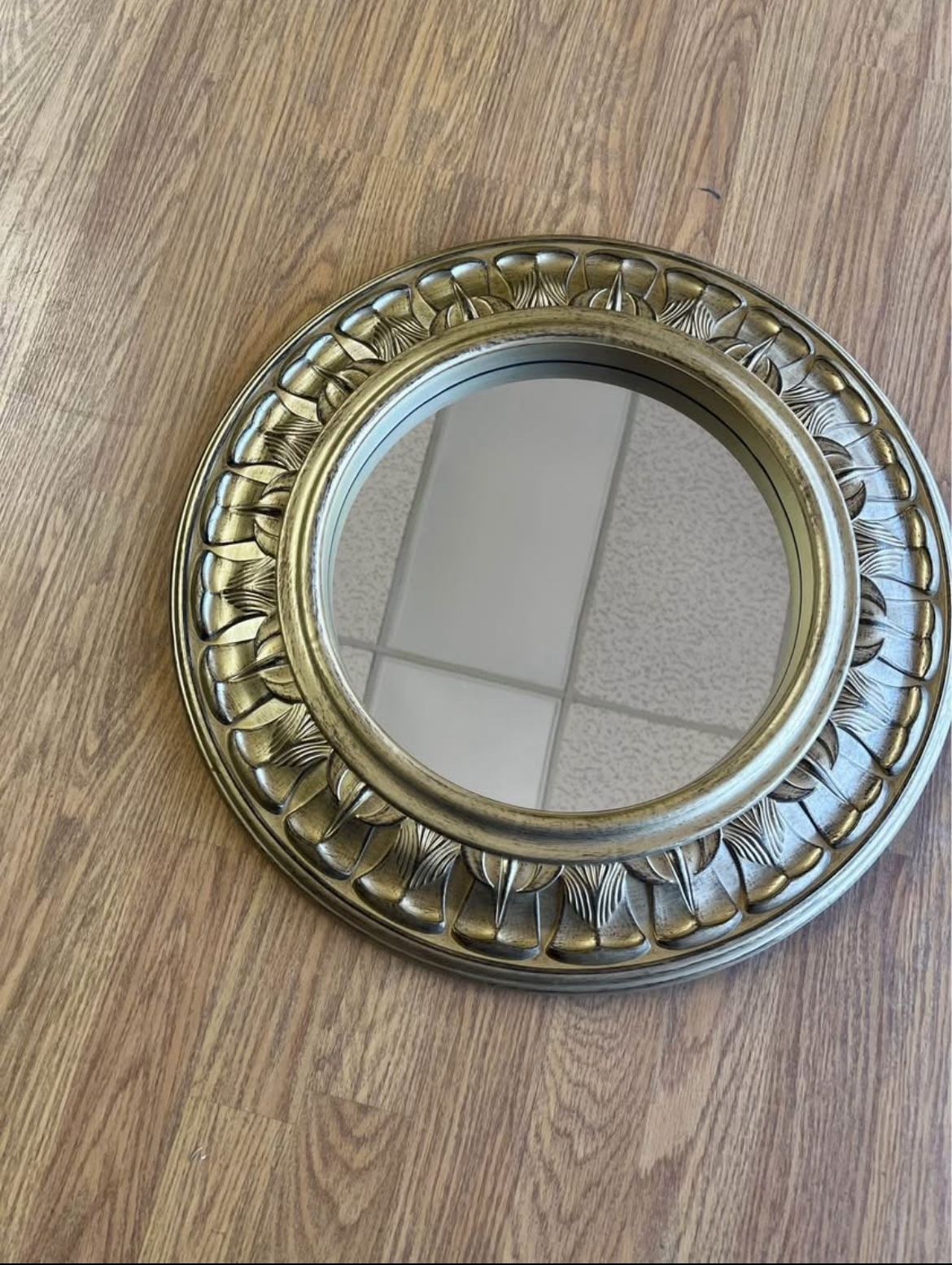 Round Mirror