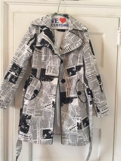 Women Rain Coat....water resistant...size 8