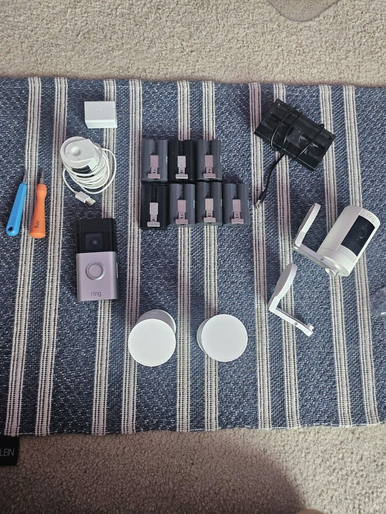 RING doorbell/cameras/ back Up Batteries Bundle