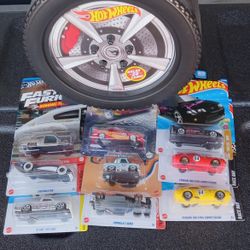Hot Wheels 9 Car Lot Plus Storage Case 