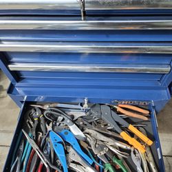 Husky Heavy Duty Rolling Toolbox Full With Mostly USA Tools Including Keys And, Heavy Duty Power Drill 12 Speed And Vice All Kinds Of Grate Tools 