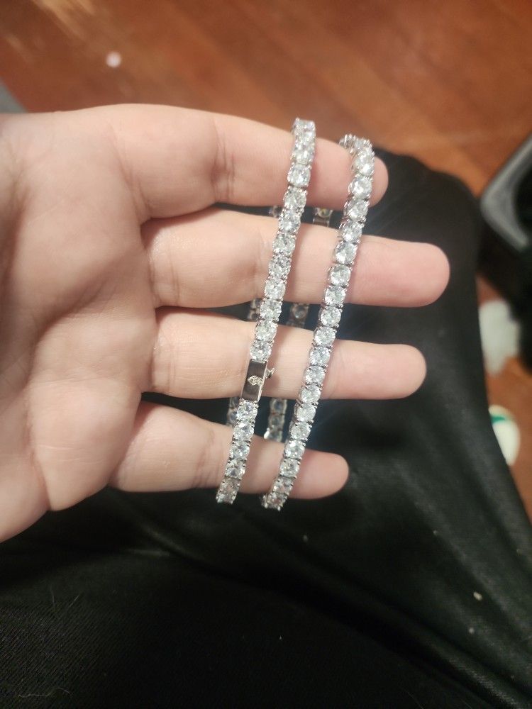 2 CZ's On 9 Inch Sterling Silver Bracelet 