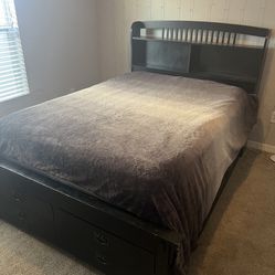 Black Double Bed And Mattress With Drawers/storage