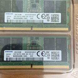 2 Samsung DDR5 SODIMM laptop memory module.   * Capacity: 16GB per module  * Speed: 4800 MHz (PC5-4800B)  * Technology: DDR5 SDRAM, 262-pin SODIMM  * 