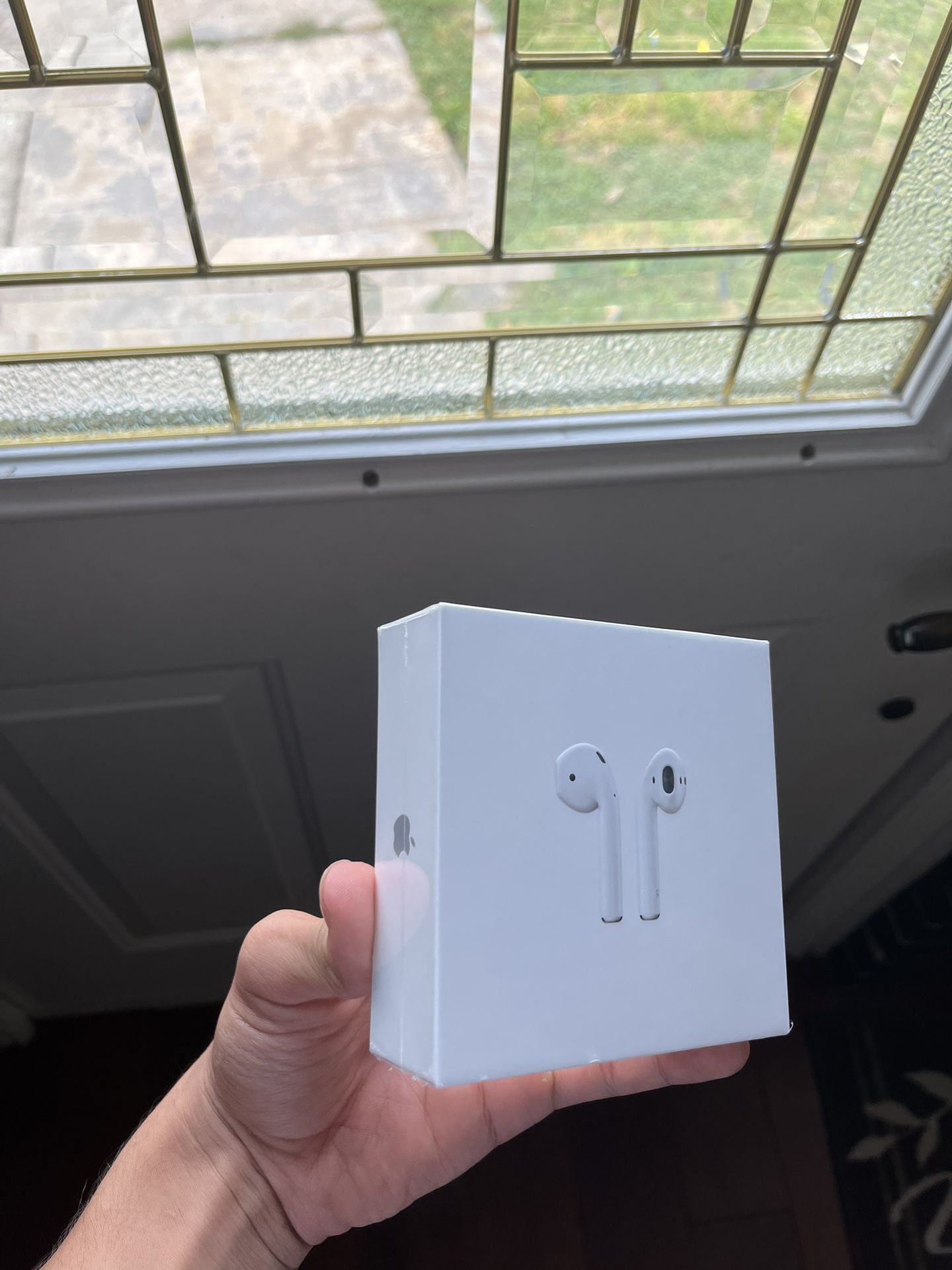 Apple Airpods ( SEALED ) 