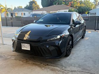 TOYOTA CAMRY - Hybrid-