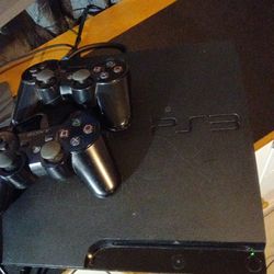 PS 3 game counsel 2 controllers🎮🎮 and 1game