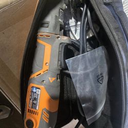 RIDGID JobMax Multi-Tool with 3½" Blade – Slightly Used