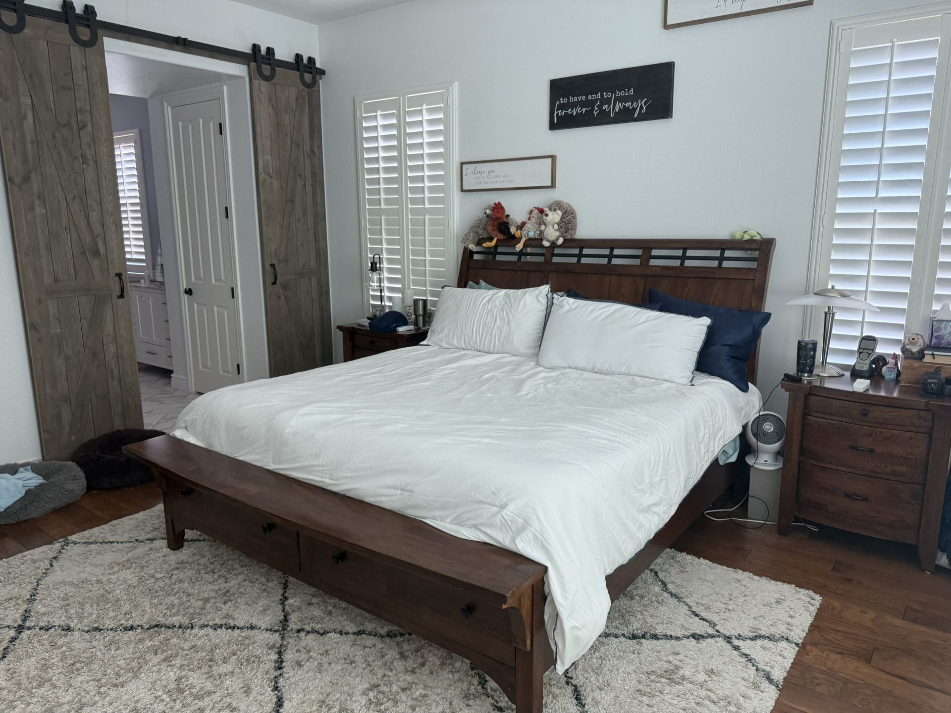 Wooden King-Size Bedframe With Two Drawers/Storage