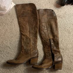 Carlos Knew High Boots Size 8