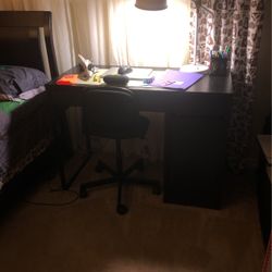 Kids Desk  And Chair  🪑 