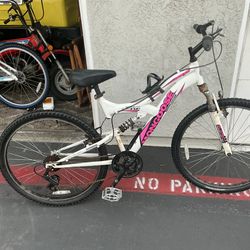 Mongoose full suspencion mountain bike