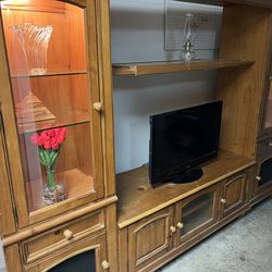 Entertainment center