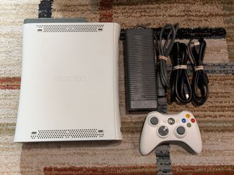 White RGH Microsoft Xbox 360 Console Bundle! 250GB HDD! 50 Games!