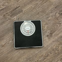 Bathroom Scale with Dial Reading