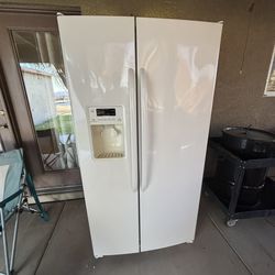 Refrigerator GE