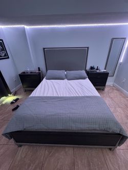 Complete Queen Bed Set - Wood