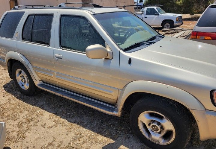 1999 Infiniti QX4