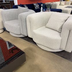 Avila Modern Stylish Curved Chair
