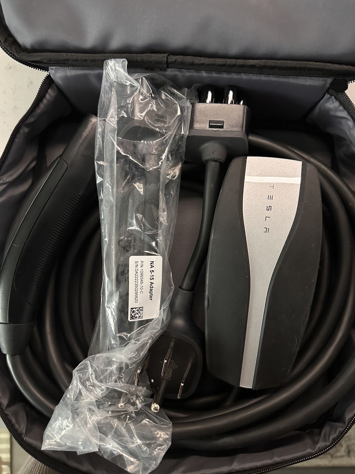 Tesla Charger Mobile Connector 