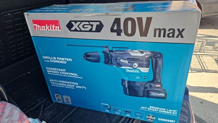 Makita 40V Max XGT Brushless 1-9/16" SDS-MAX Rotary Hammer Kit (Model: GRH05M1)
