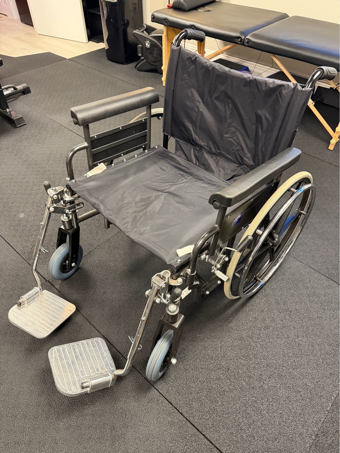 MIDLINE BARIATRIC WHEELCHAIR
