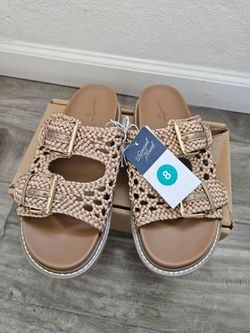 New sandals size 8 $15