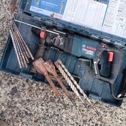 Bosch 11225vsr Bulldog Xtreme SDS Roto Rotary Chipping Hammer Drill.Vgood 10bits. For Pick Up Fremont Sea. No Low Ball/Trades Please. Yes I Have It .