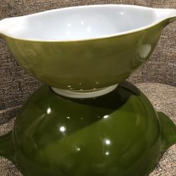 2 Vintage Pyrex Green  Oven  Ware Bowls