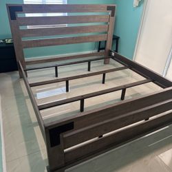 Modern King Size Bed Frame – Solid Wood – Excellent Condition