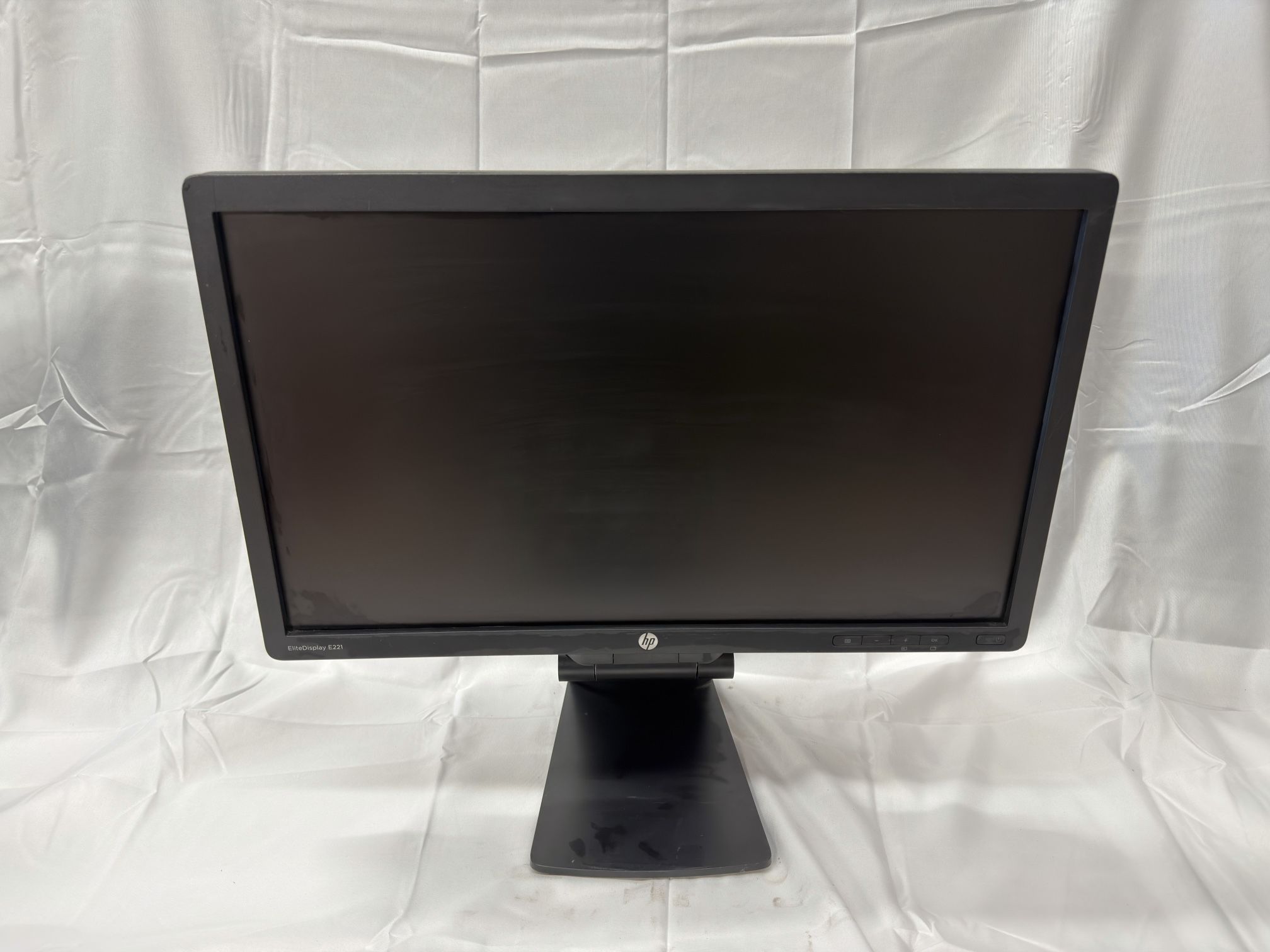 Used HP E221 21.5” Monitor On Stand