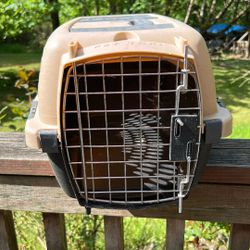 Travel Cat Carrier. 