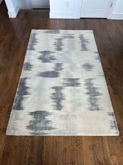 West Elm Wool Ikat Rug 5 x 8
