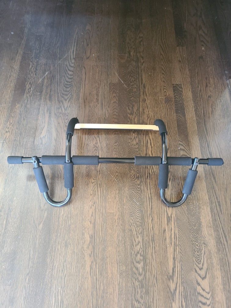 Pull Up Bar