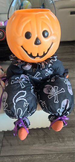Vintage Halloween Pumpkin Head Plush Doll.  S2R4