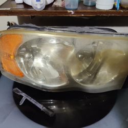 2005 Dodge Ram Headlight