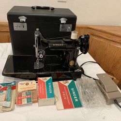 Vintage Singer Featherweight 221K Sewing Machine Model 221K Working