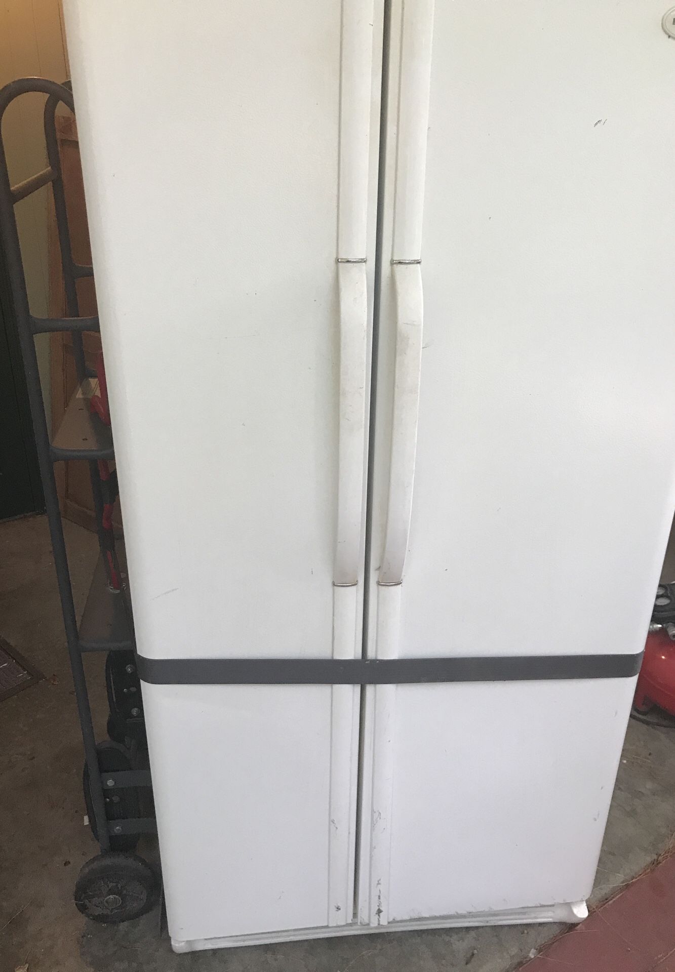 Frigidair Fridge / Freezer condition & clean