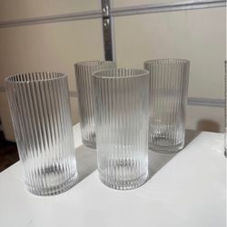 4 glass cups