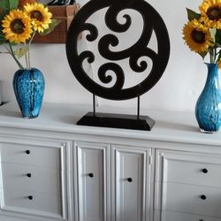 CUTE BUFFET OR TV STAND AT PICKY PINCHERS 3643 5TH AVE N ST PETE OPEN TODAY NOON TO 6 FREE DELIVERY