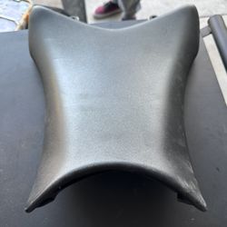 2012 R1 Seat