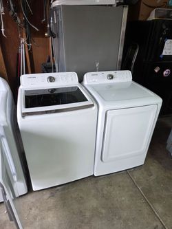 SAMSUNG WASHER AND ELECTRIC DRYER